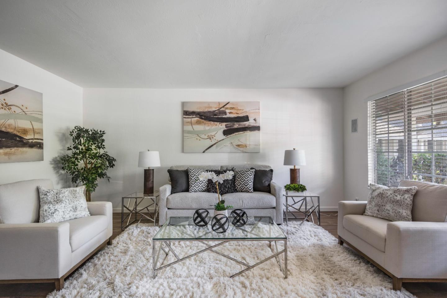 4211 Mountcastle WAY