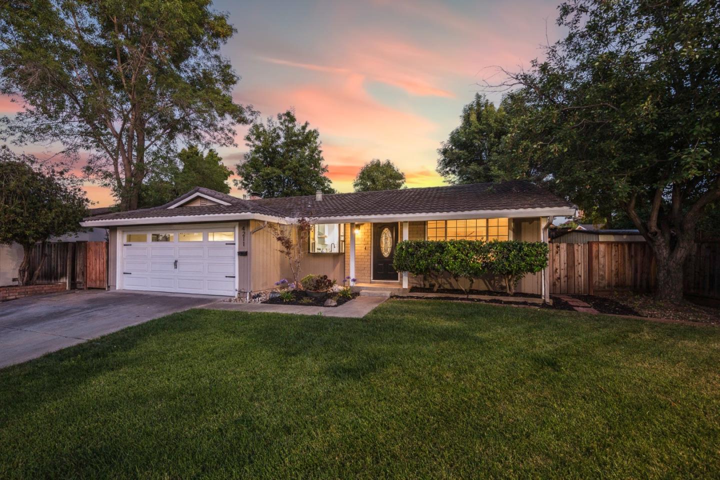 4211 Mountcastle WAY