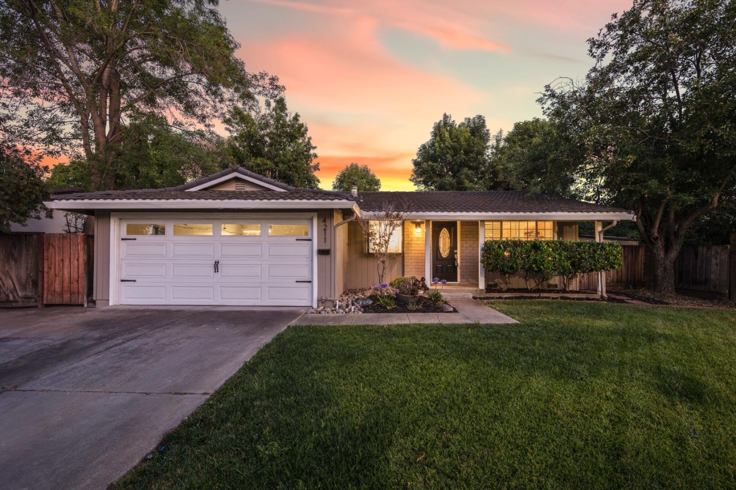 4211 Mountcastle WAY