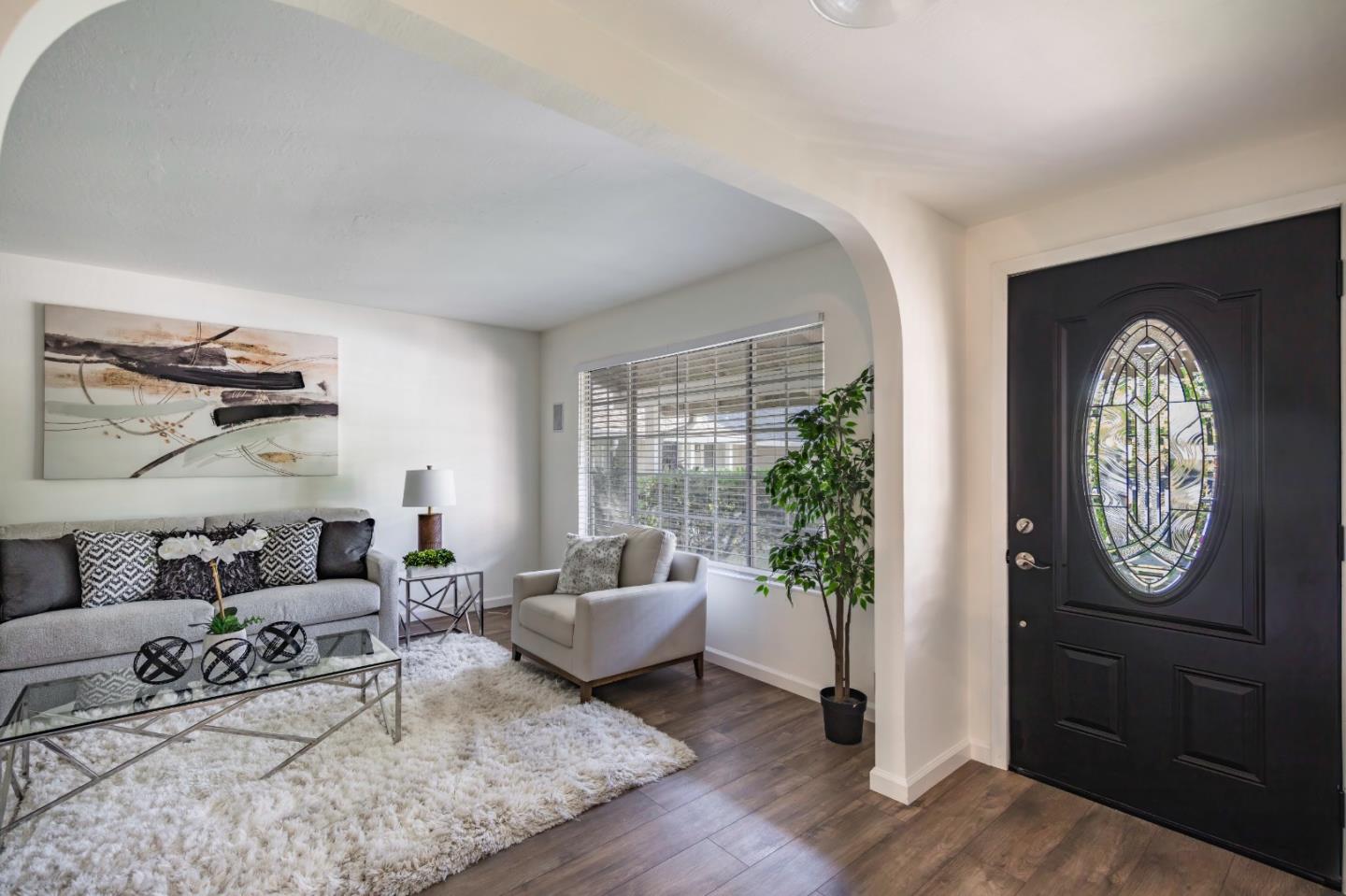 4211 Mountcastle WAY