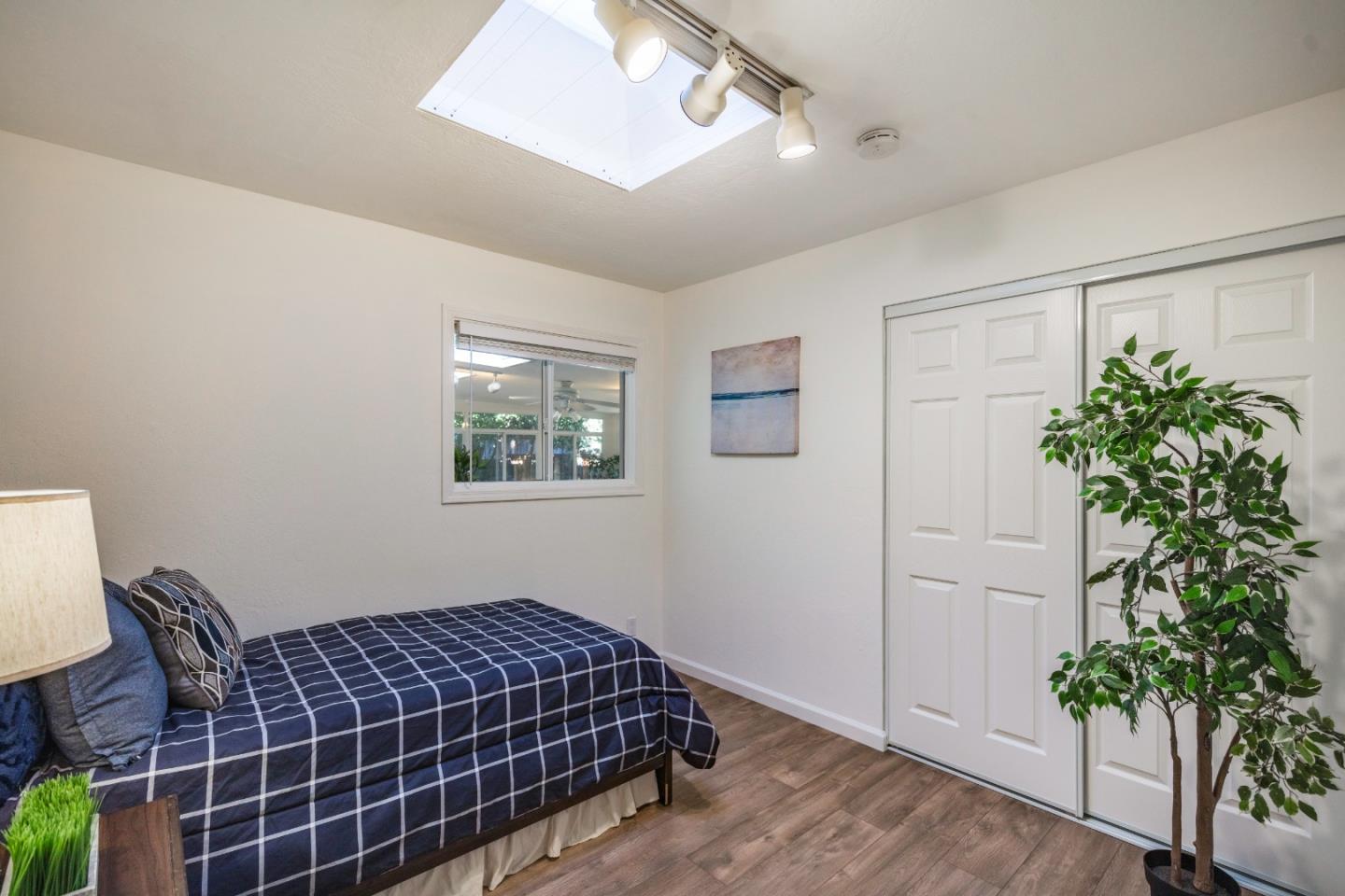 4211 Mountcastle WAY