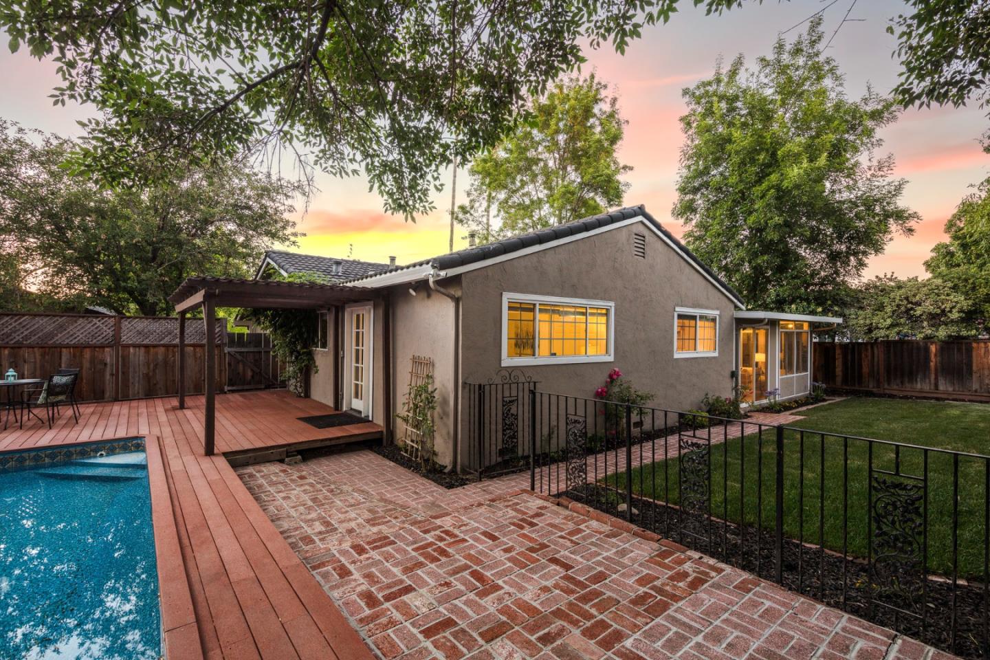 4211 Mountcastle WAY