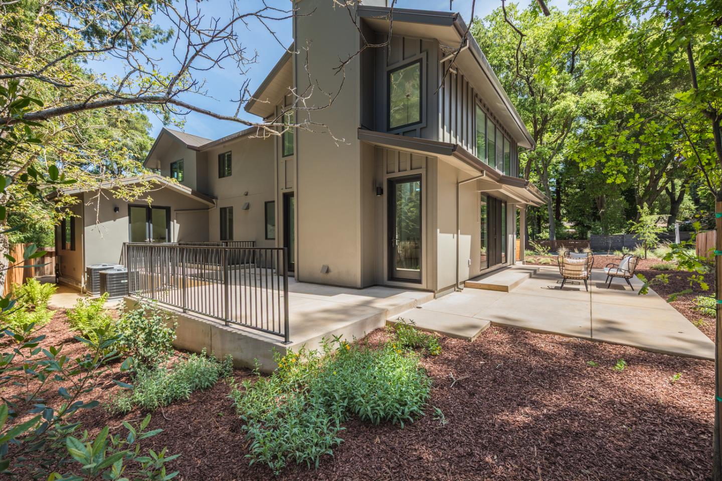 846 Portola RD