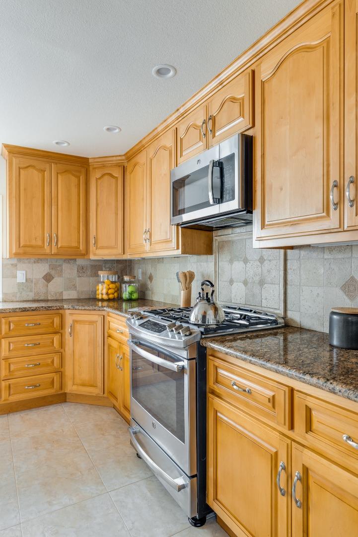 2283 Lemoyne Way