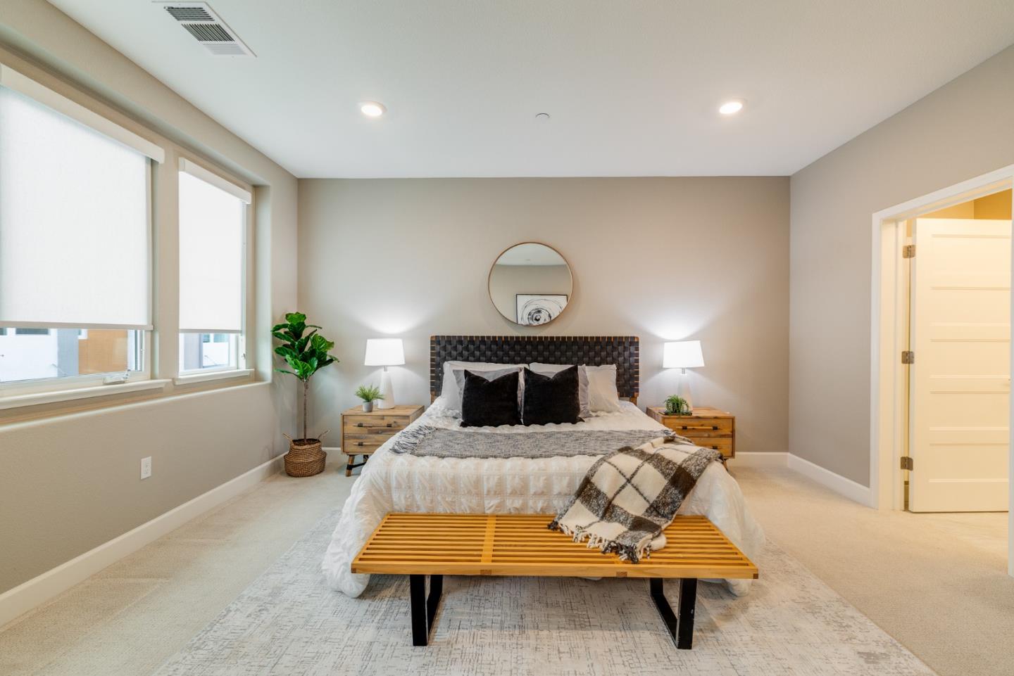 286 AGUSTIN NARVAEZ Street UNIT 3