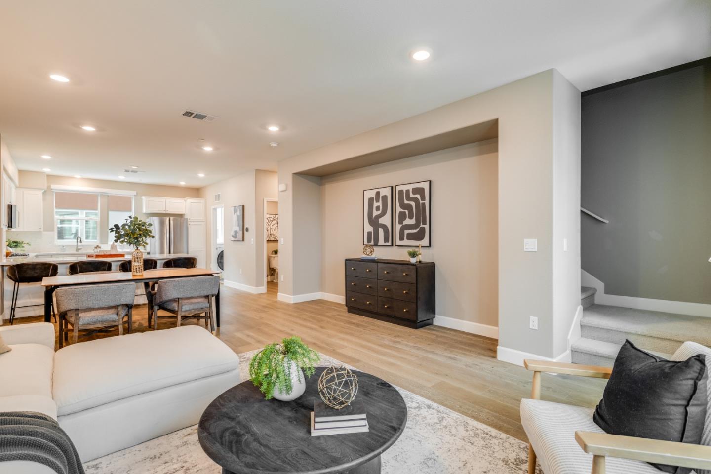 286 AGUSTIN NARVAEZ Street UNIT 3