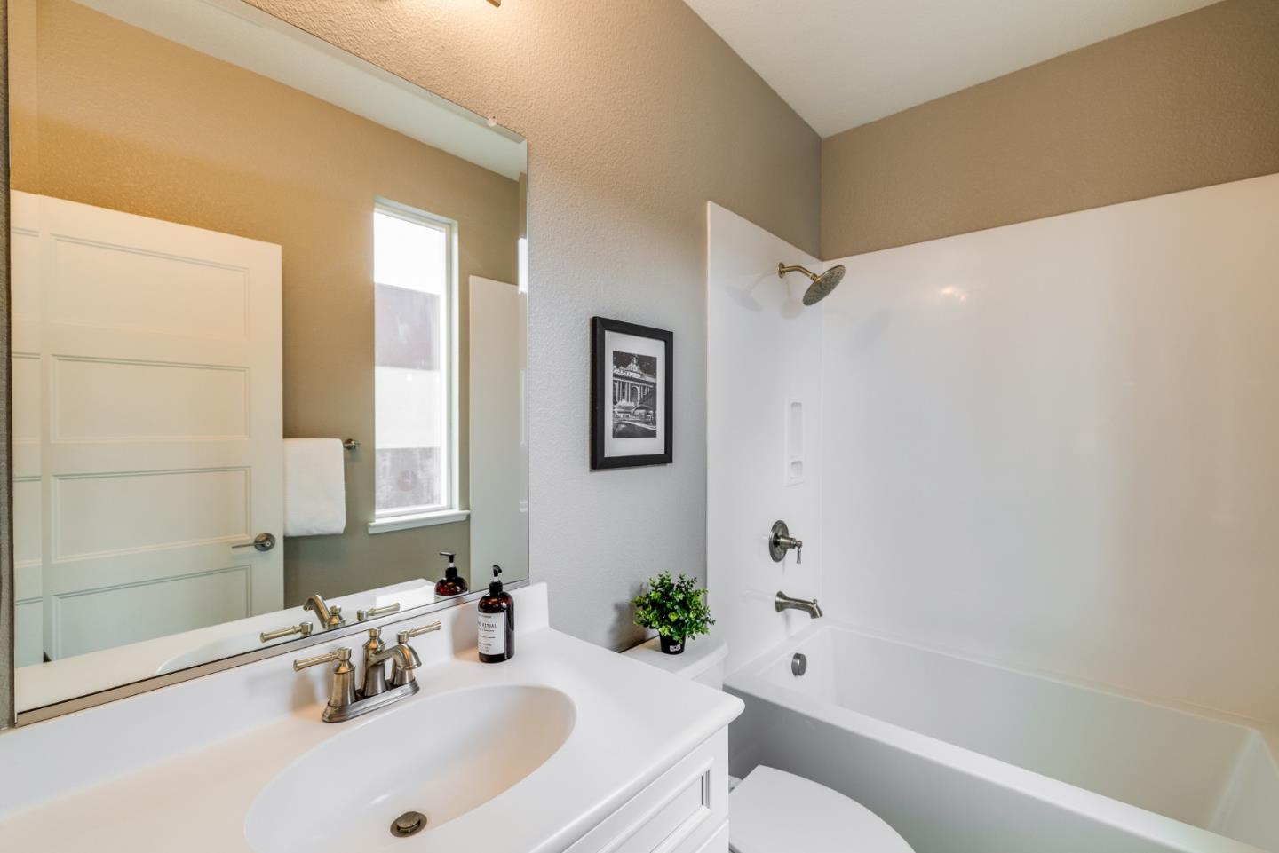 286 AGUSTIN NARVAEZ Street UNIT 3