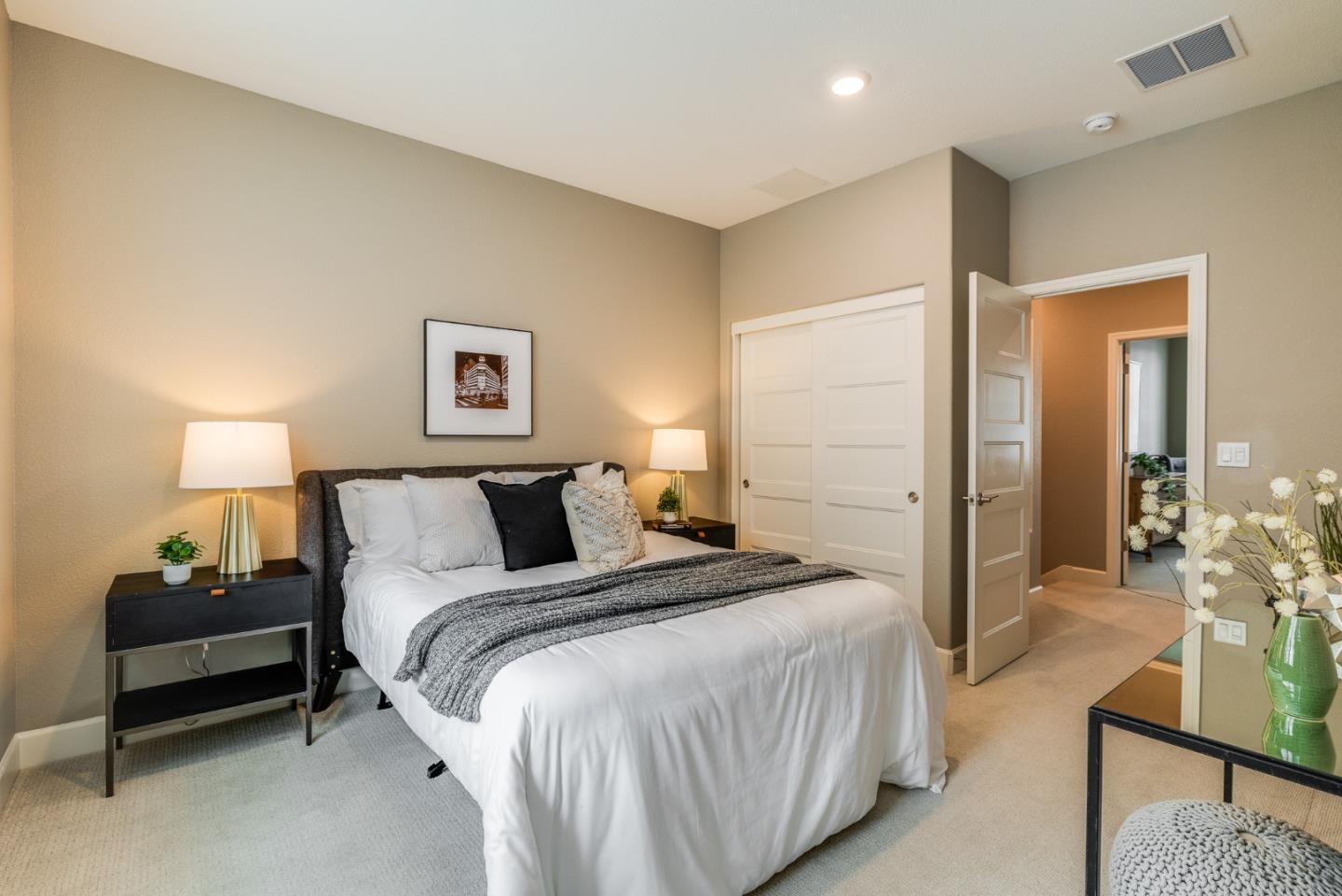 286 AGUSTIN NARVAEZ Street UNIT 3