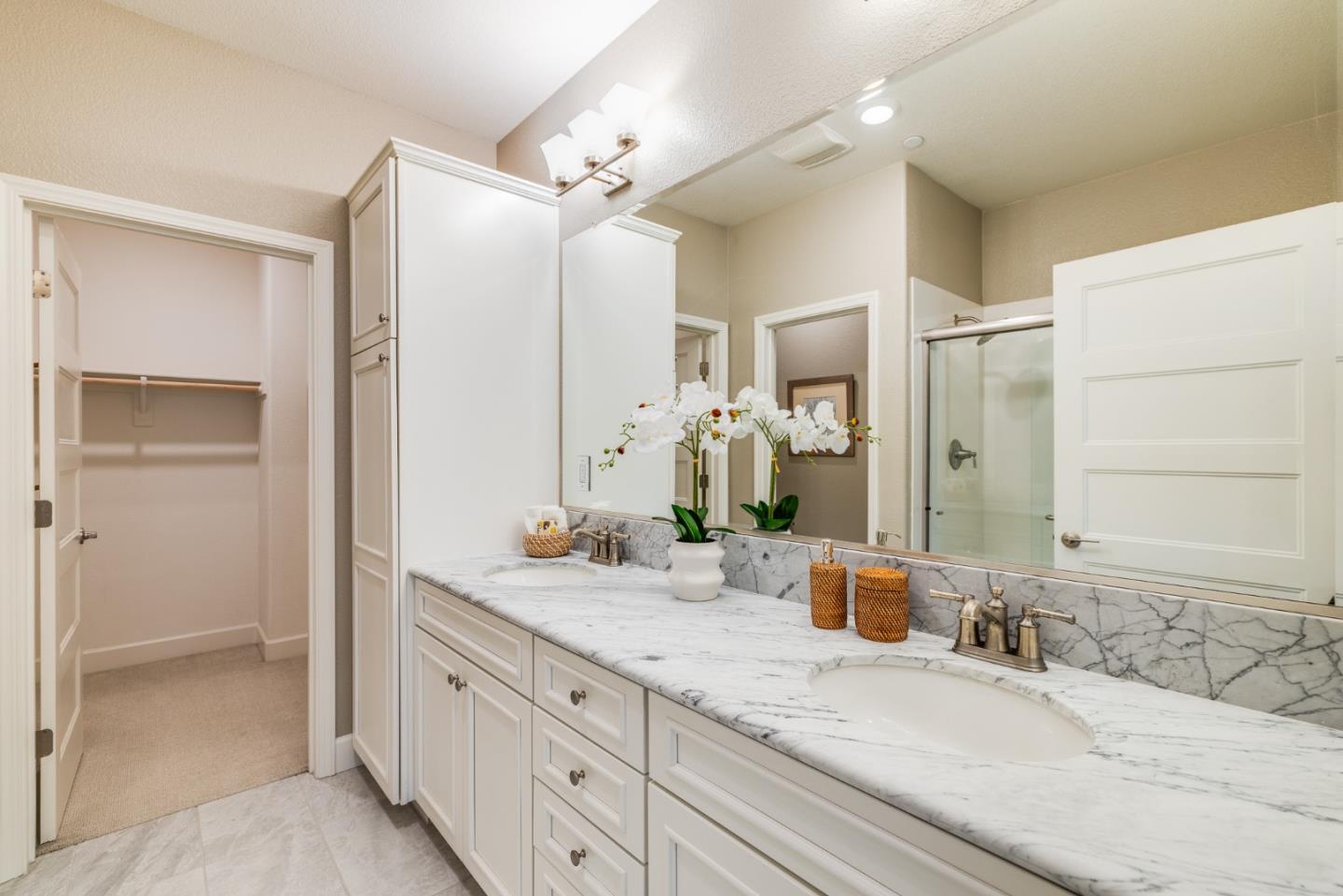 286 AGUSTIN NARVAEZ Street UNIT 3