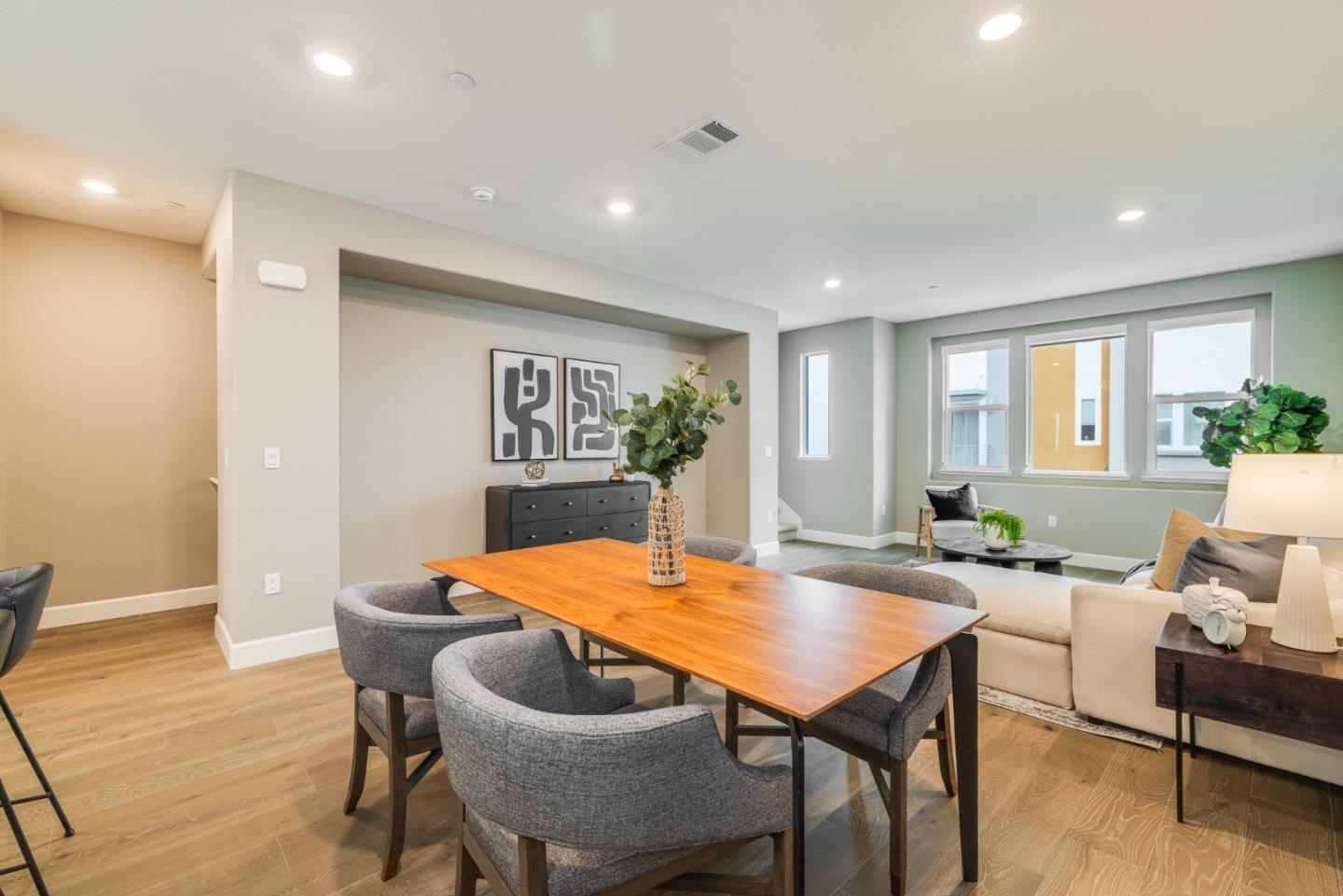 286 AGUSTIN NARVAEZ Street UNIT 3