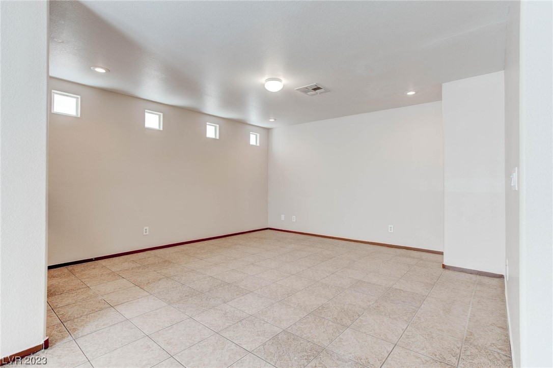 10074 Crisp Clover Street