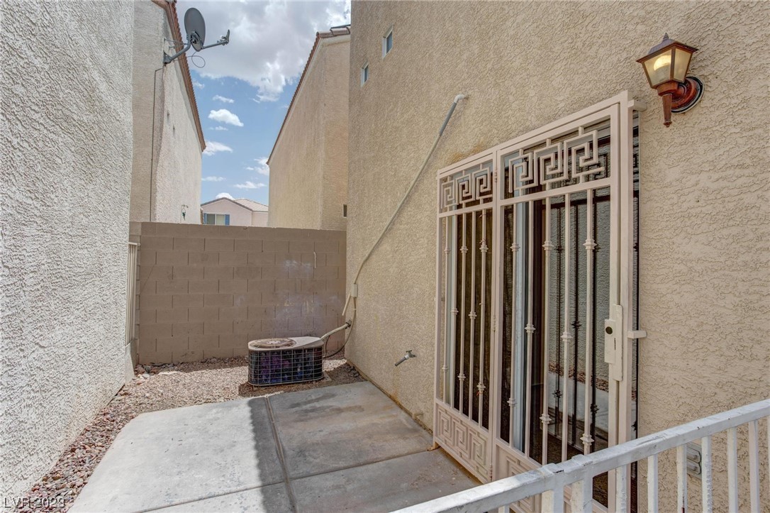 10074 Crisp Clover Street