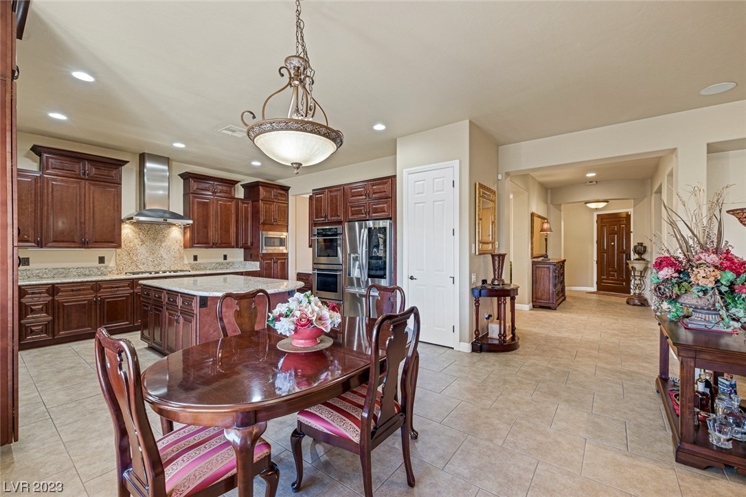 2772 Kilwinning Drive