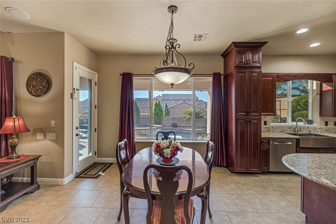 2772 Kilwinning Drive