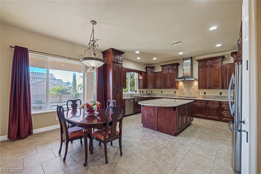 2772 Kilwinning Drive