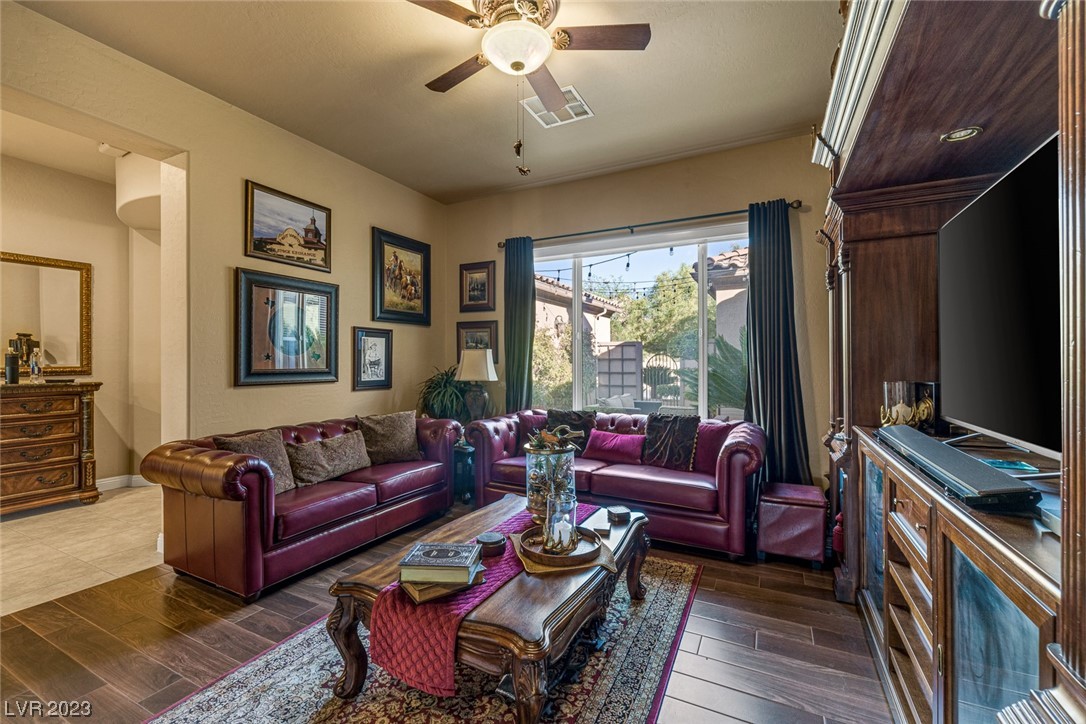 2772 Kilwinning Drive