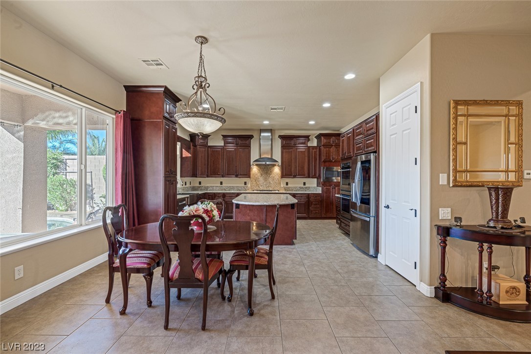 2772 Kilwinning Drive