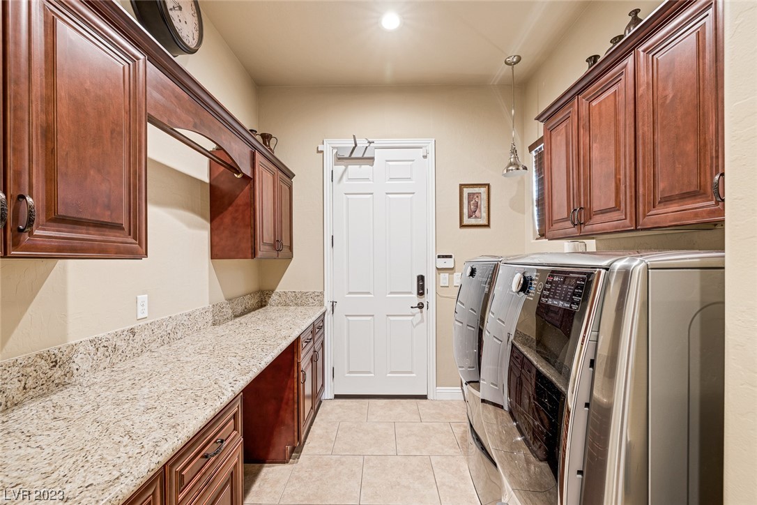 2772 Kilwinning Drive