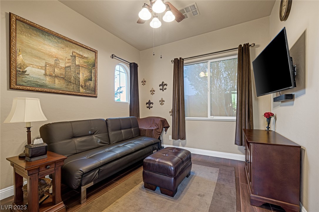 2772 Kilwinning Drive