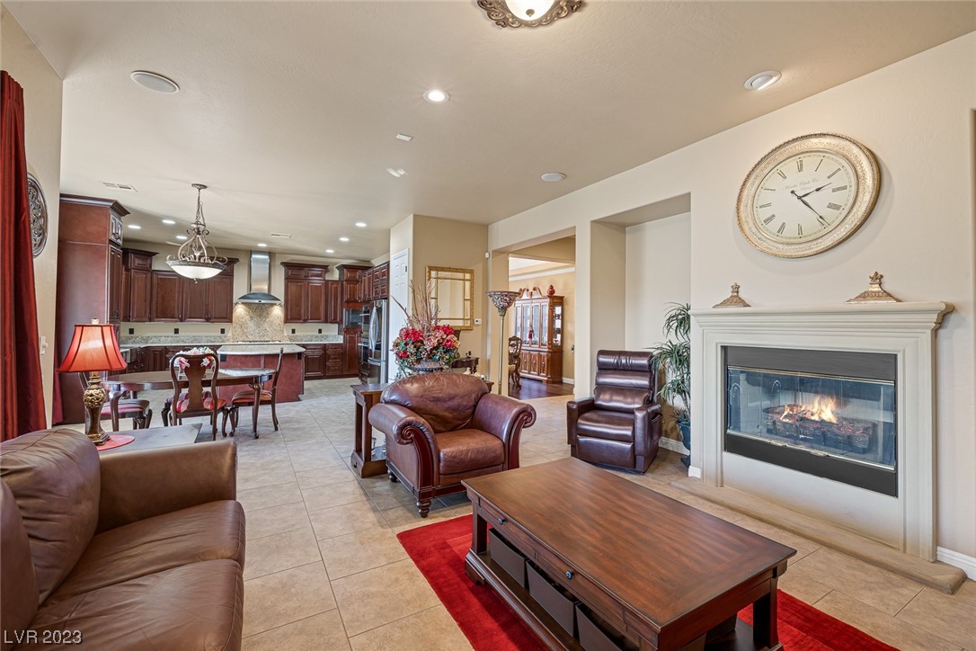 2772 Kilwinning Drive