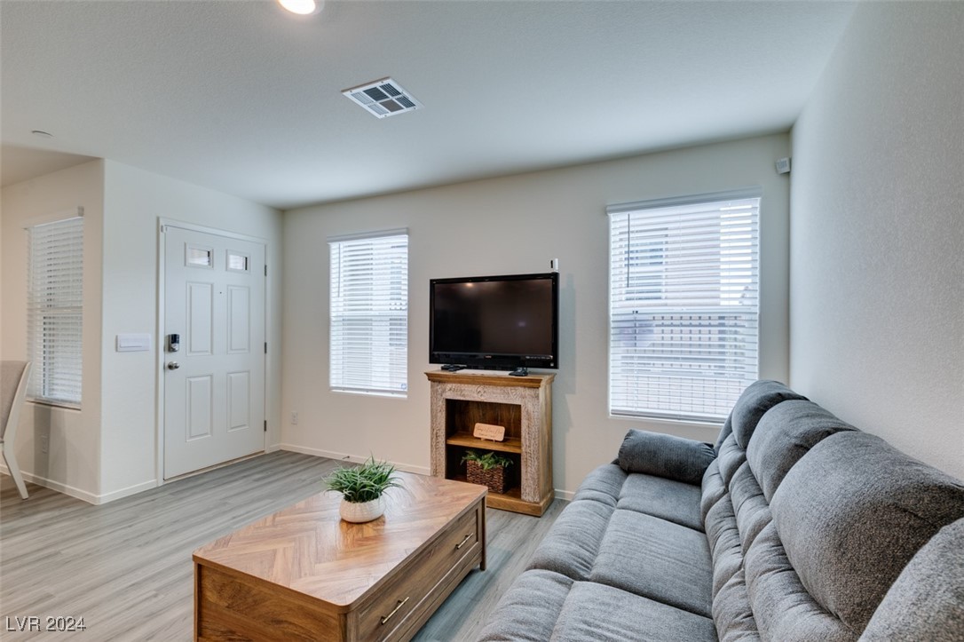 6924 Stratham Hill Street