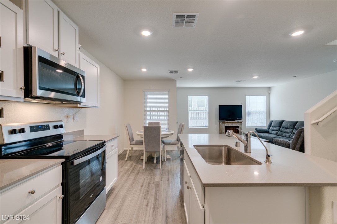 6924 Stratham Hill Street