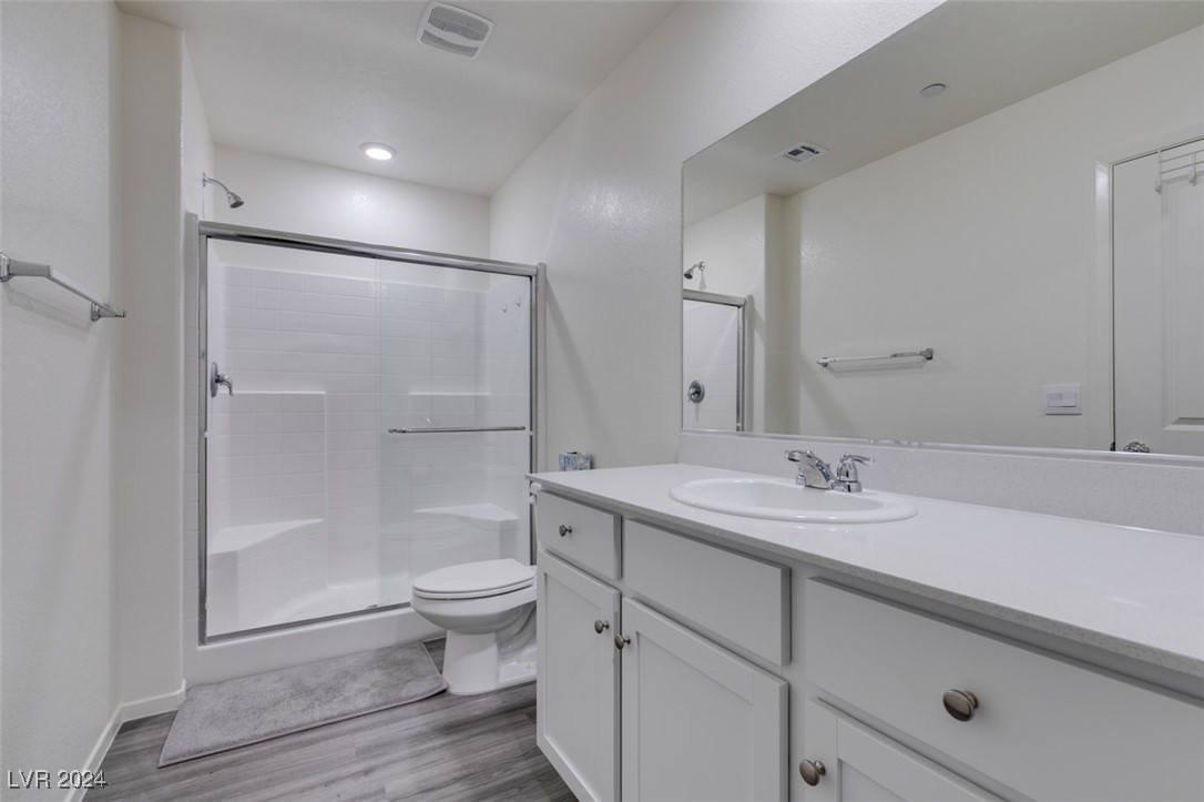 6924 Stratham Hill Street