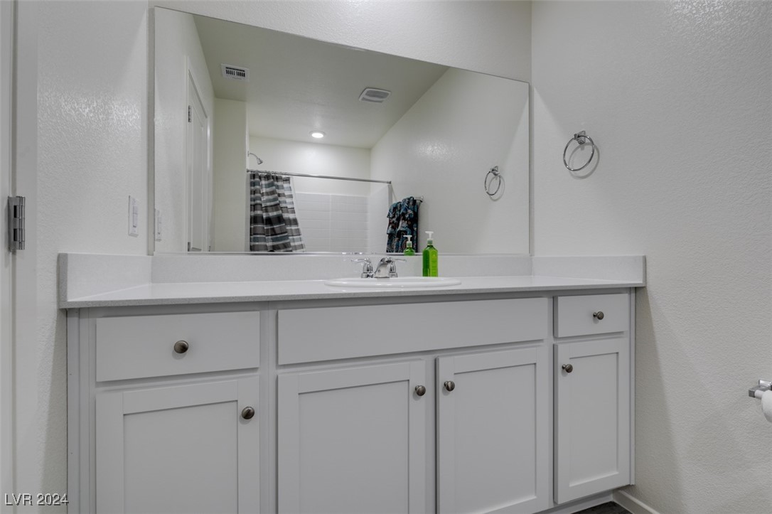 6924 Stratham Hill Street