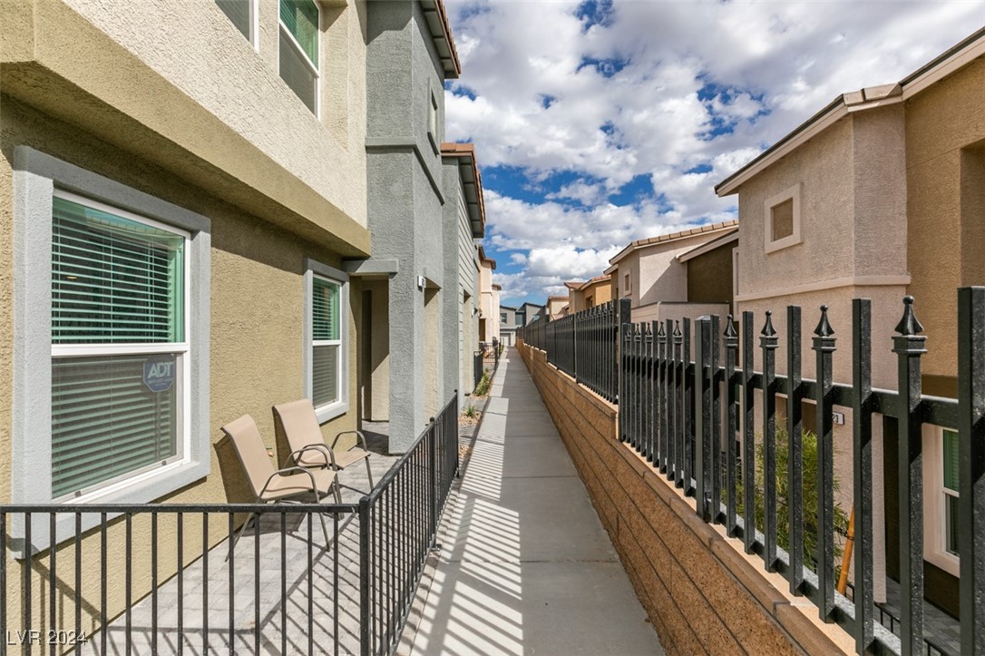 6924 Stratham Hill Street