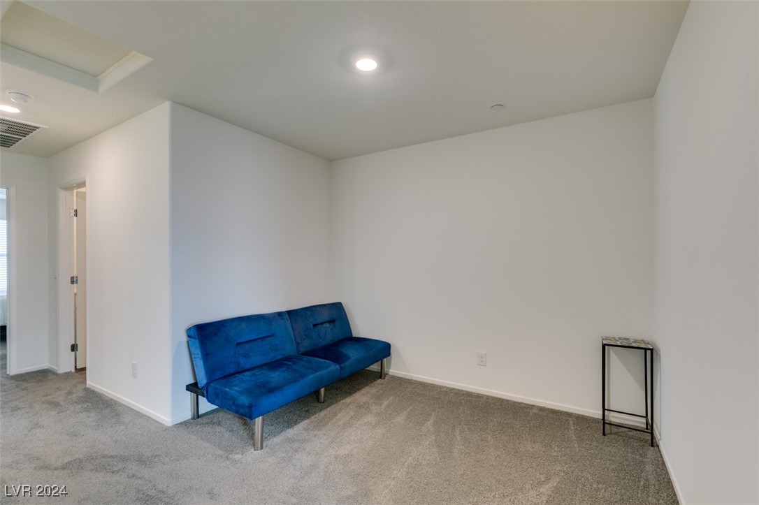 6924 Stratham Hill Street