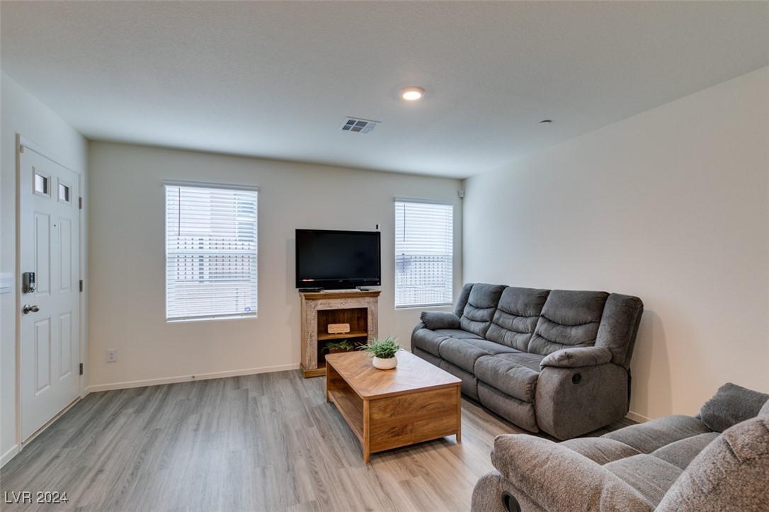 6924 Stratham Hill Street