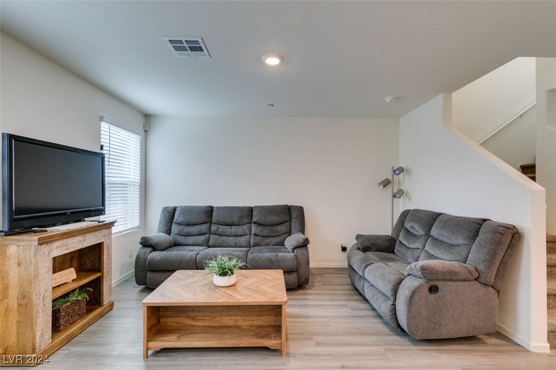 6924 Stratham Hill Street