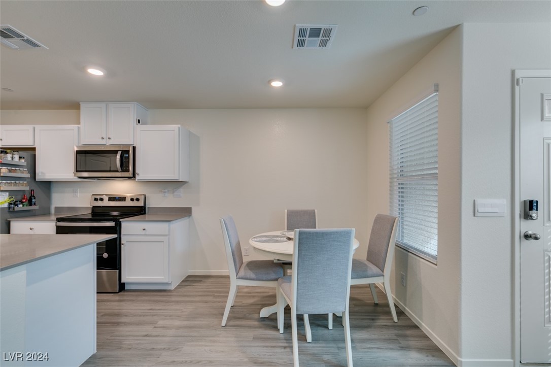 6924 Stratham Hill Street