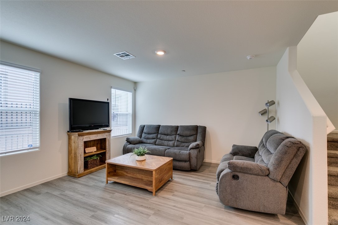 6924 Stratham Hill Street