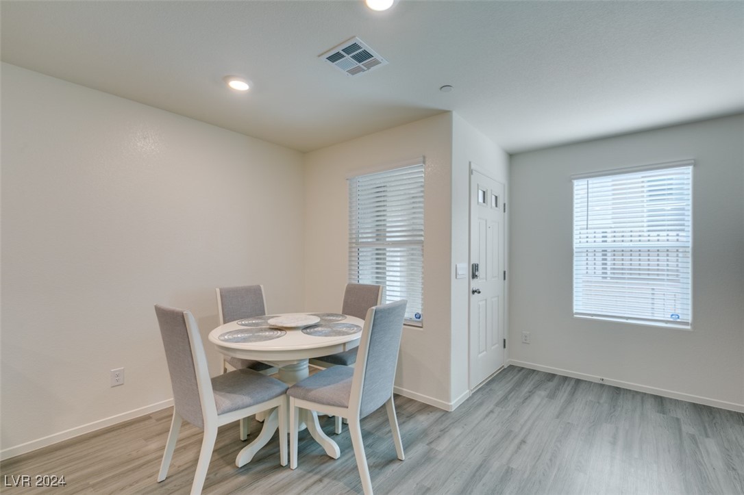 6924 Stratham Hill Street