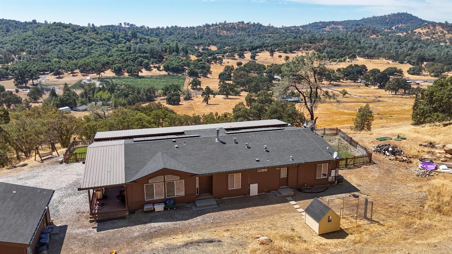 1560 Pinto Dr