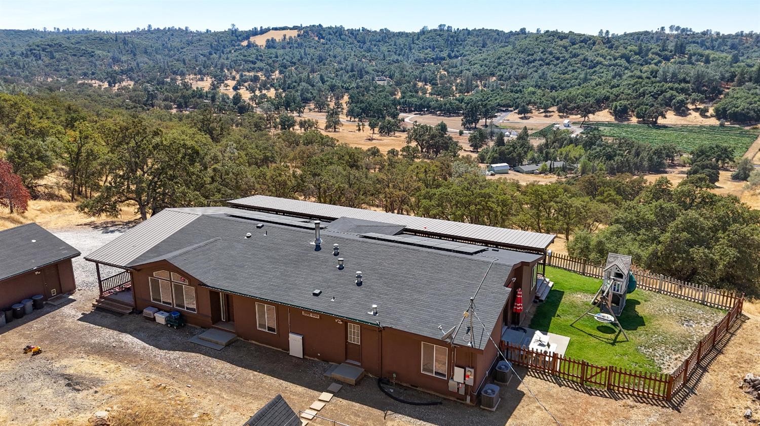 1560 Pinto Dr