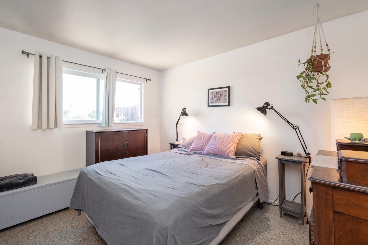 497 San Joaquin Ave