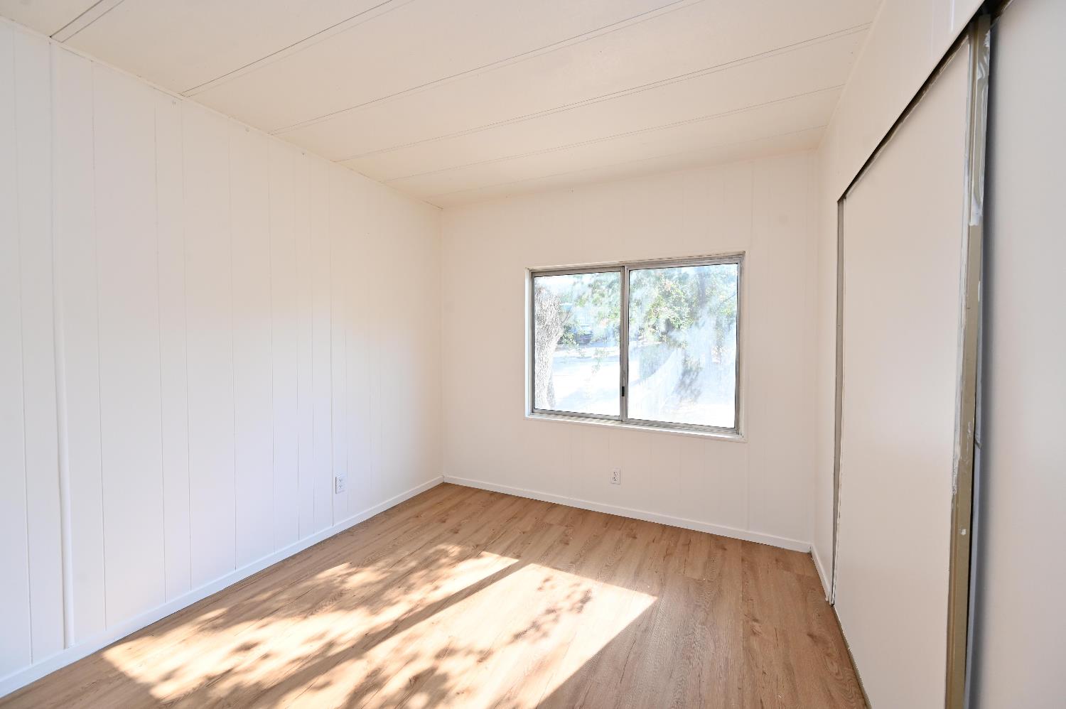 1805 Live Oak Dr.
