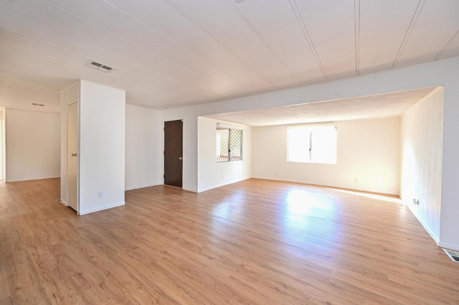 1805 Live Oak Dr.