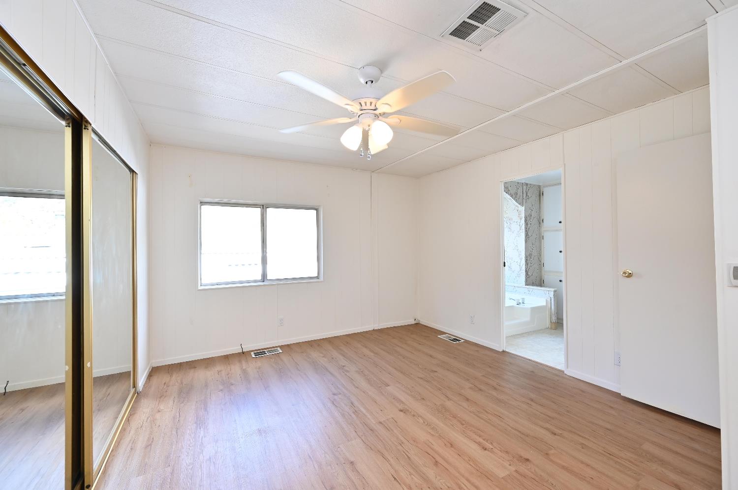 1805 Live Oak Dr.
