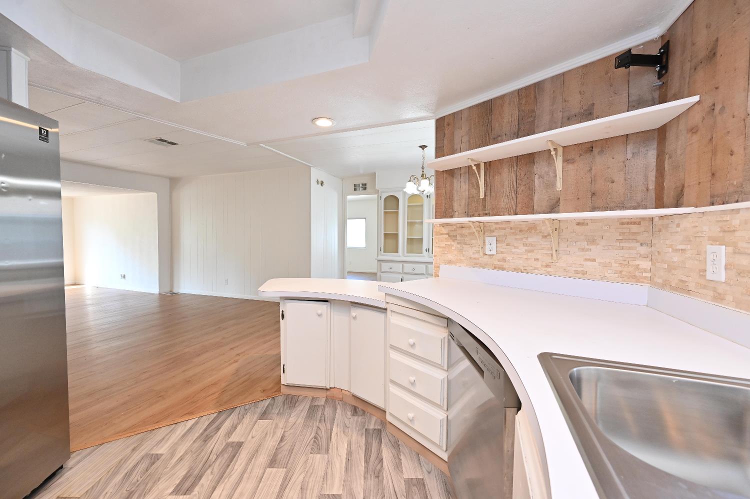 1805 Live Oak Dr.