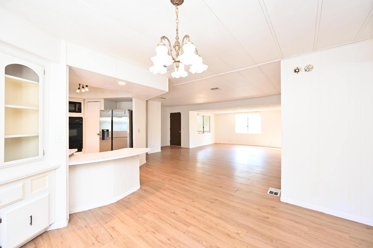 1805 Live Oak Dr.