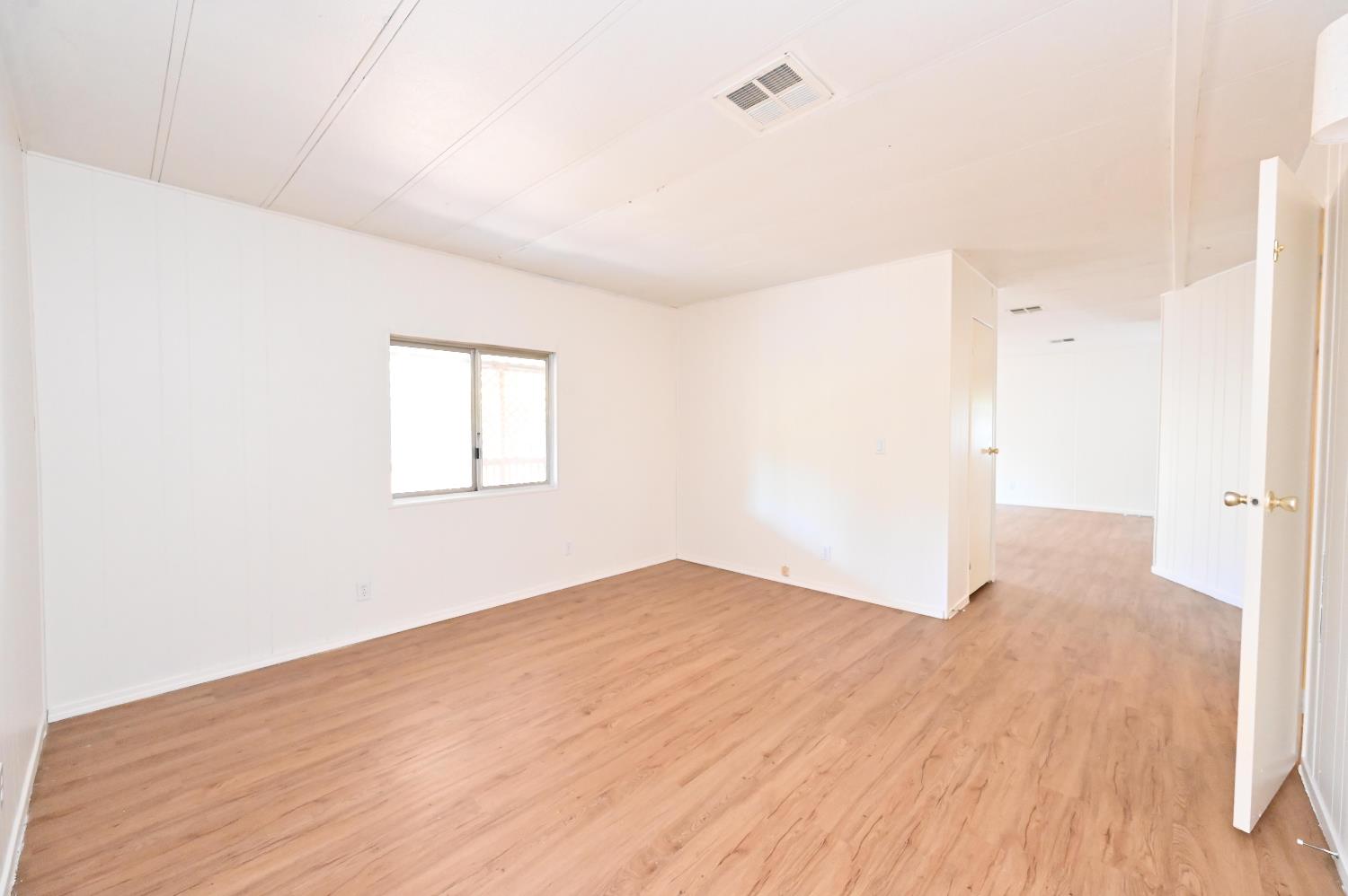 1805 Live Oak Dr.