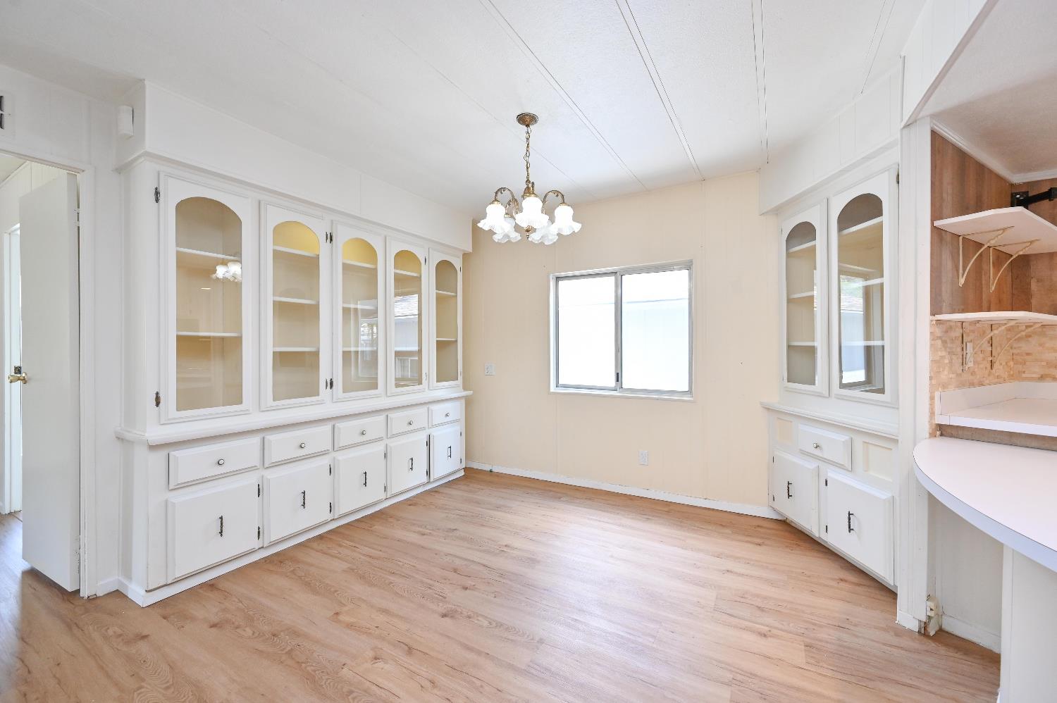 1805 Live Oak Dr.
