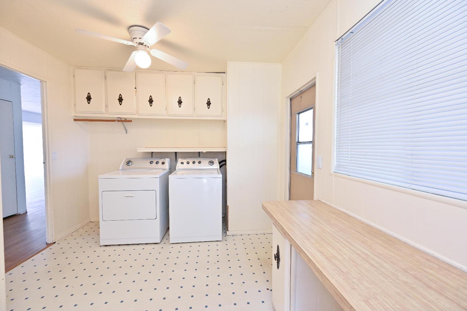 1805 Live Oak Dr.