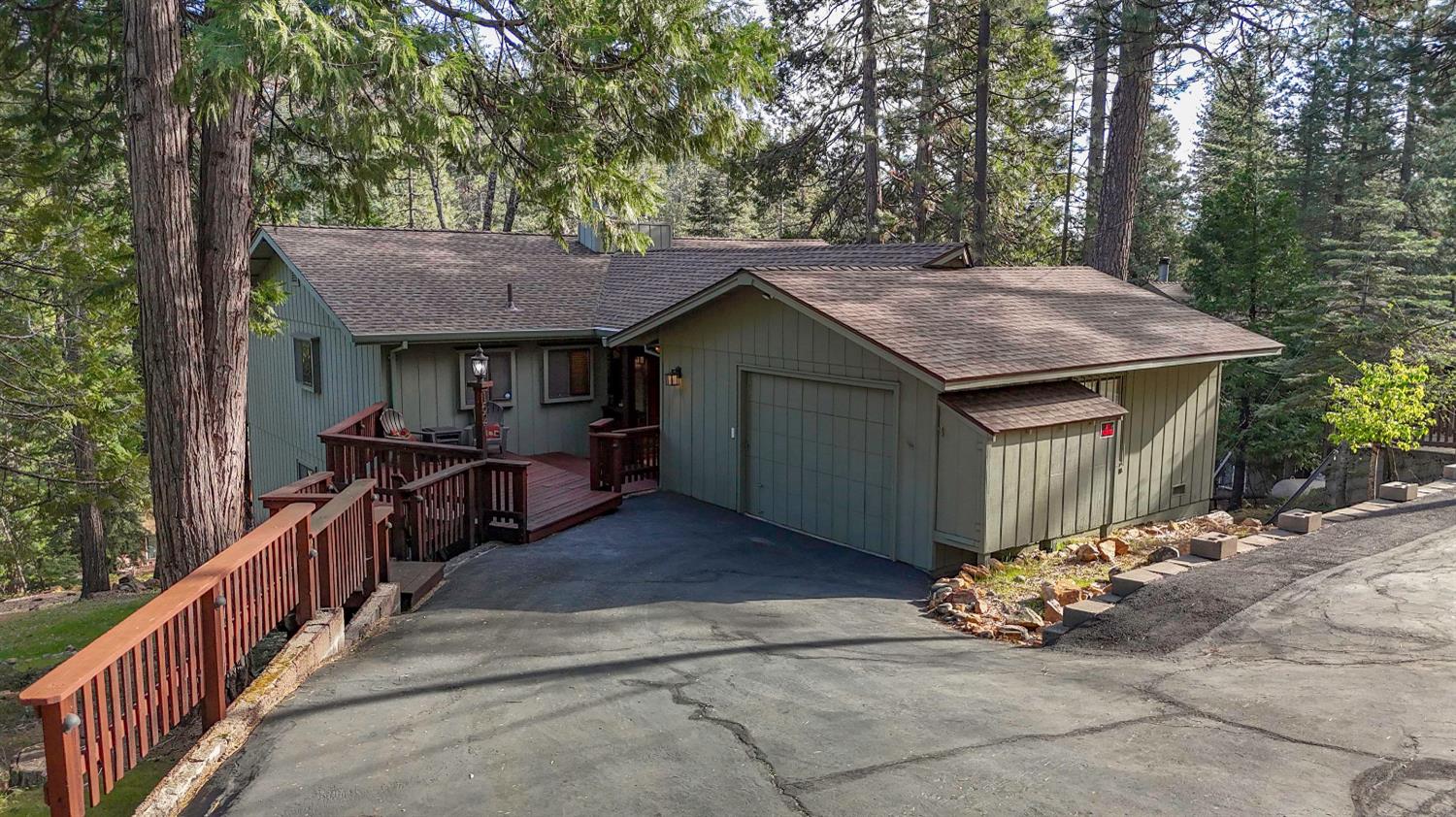 1521 Patricia Lane