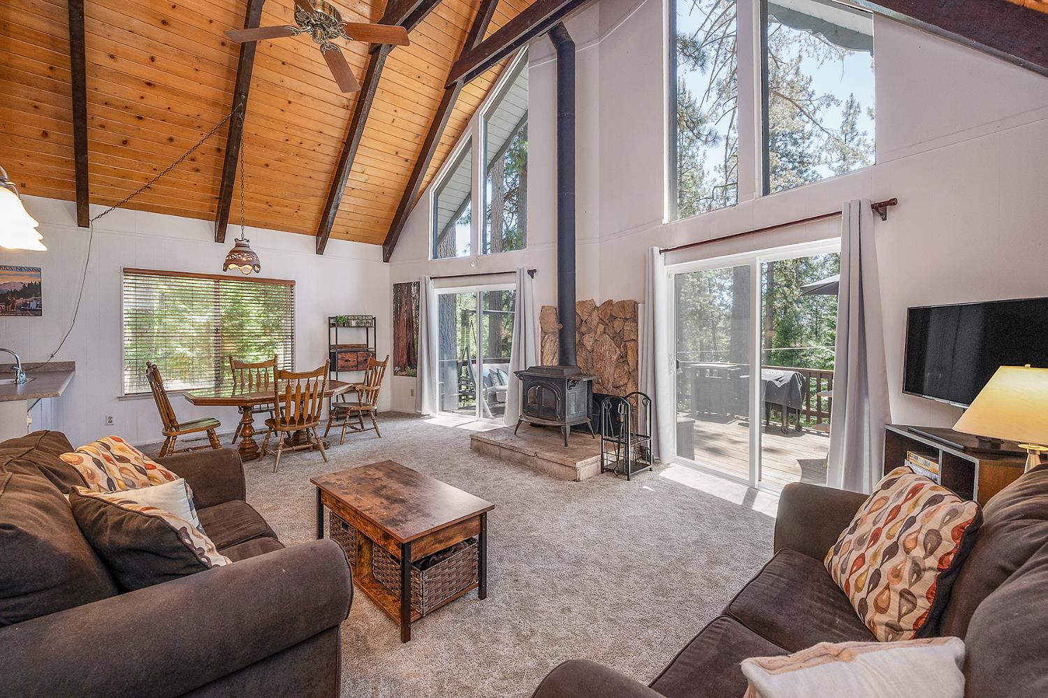 1608 Seminole Way