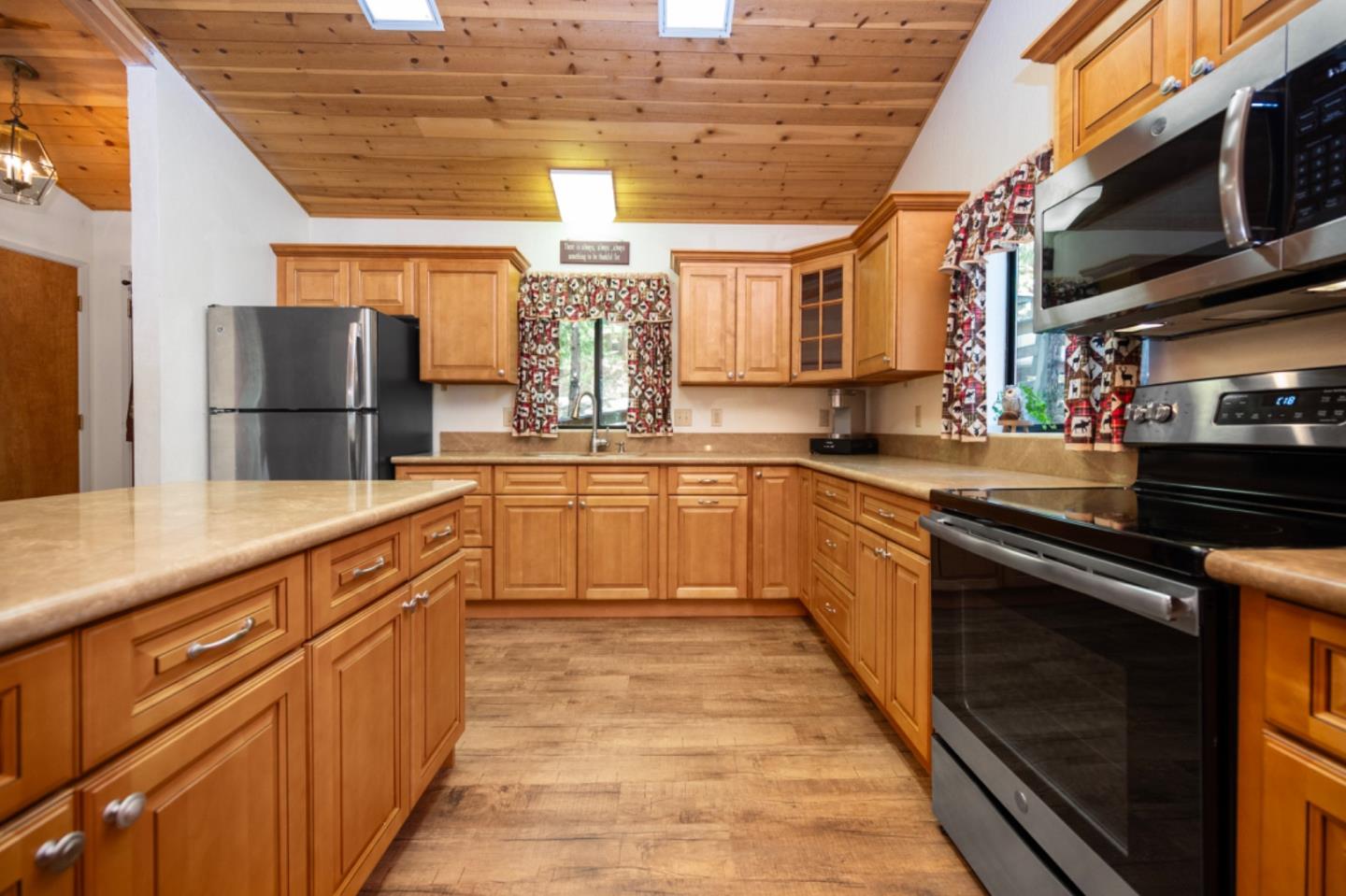 3465 Lakemont DR