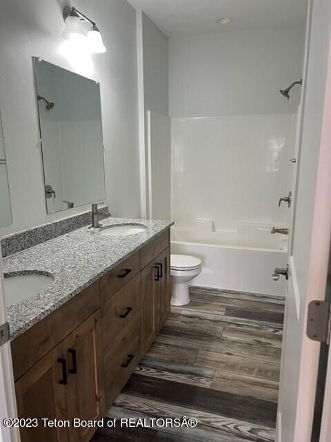 255 RIVER CIRCLE Unit: 19